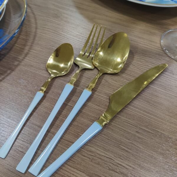 MENAGERE 4 6 PCS F2-11 BLANC PR0058